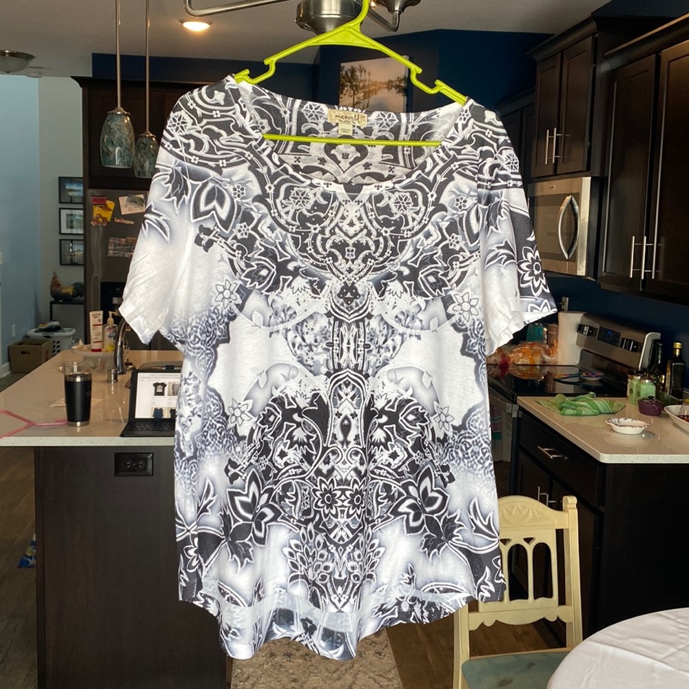 Women’s shirt size 2x brand oneworld